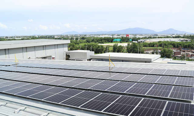 découvrez les avantages d'une toiture photovoltaïque : une solution écologique et économique pour produire votre propre électricité, réduire votre facture énergétique et valoriser votre bien immobilier.