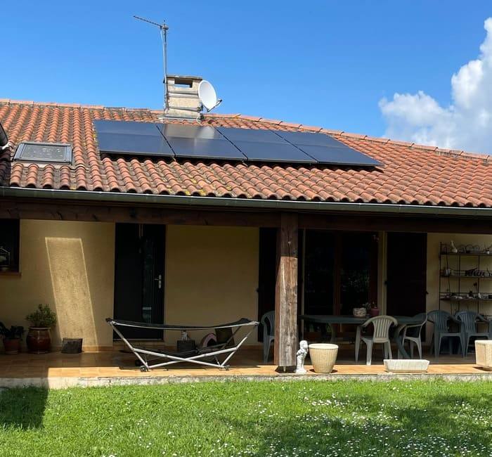 découvrez les prix au mètre carré pour l'installation de toitures photovoltaïques. informez-vous sur les différents tarifs en fonction des matériaux, de la configuration de votre toit et des aides disponibles pour optimiser votre investissement en énergie solaire.