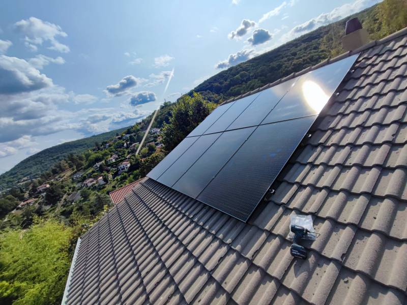 découvrez les avantages de la toiture solaire pour votre maison : efficacité énergétique, réduction des factures d'électricité et impact environnemental positif. optez pour une solution durable et innovante qui valorise votre bien tout en préservant la planète.
