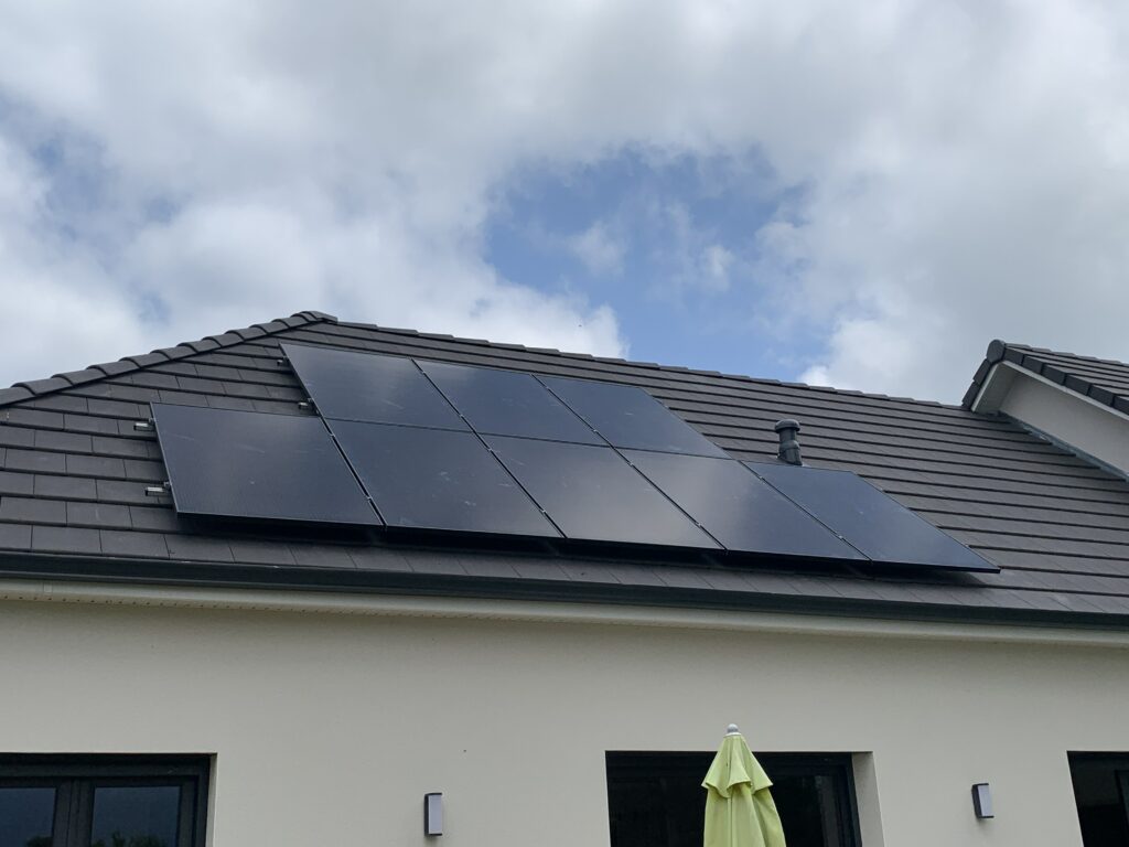 découvrez les avantages de la toiture solaire éco, une solution durable et économique pour produire de l'énergie renouvelable tout en préservant l'environnement. optez pour une couverture qui allie performance et respect de la planète.