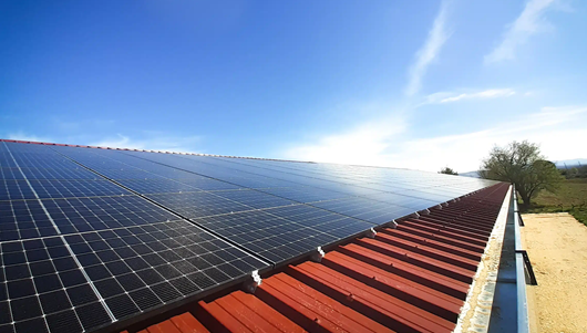 découvrez les avantages des toitures agricoles photovoltaïques, une solution innovante qui allie production d'énergie durable et préservation des terres agricoles. optimisez vos espaces tout en contribuant à la transition énergétique.