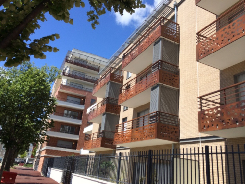 explorez les enjeux et les impacts de la transformation urbaine, un phénomène essentiel qui façonne nos villes modernes. découvrez les initiatives innovantes, les défis environnementaux et les aspects sociaux liés à l'évolution des espaces urbains.