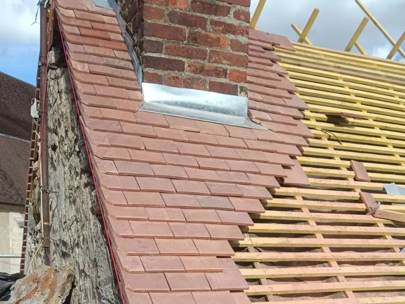 découvrez notre gamme de tuiles plates, idéales pour donner un style élégant et intemporel à votre toiture. résistantes et esthétiques, nos tuiles plates sont conçues pour s'adapter à tous les types d'architecture, tout en assurant une protection optimale contre les intempéries.