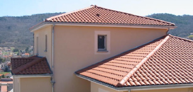 découvrez les tuiles oméga 10, une solution idéale pour allier esthétique et durabilité dans la couverture de votre maison. résistantes aux intempéries et disponibles en plusieurs coloris, elles offrent une finition parfaite et un style contemporain à votre toiture.