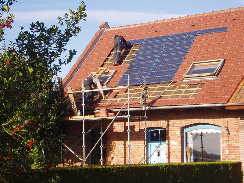 découvrez les tuiles photovoltaïques imerys, une solution innovante alliant esthétique et performance énergétique. transformez votre toiture en source d'énergie renouvelable tout en préservant l'harmonie de votre habitation.