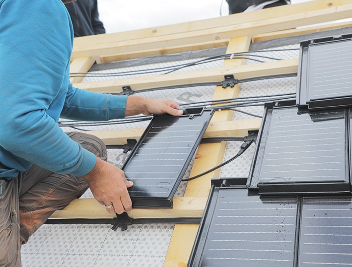 découvrez les tuiles solaires, une solution innovante pour allier esthétique et énergie renouvelable. transformez votre toiture en une source d'énergie propre tout en préservant le style de votre maison. optez pour une transition énergétique durable et efficace.