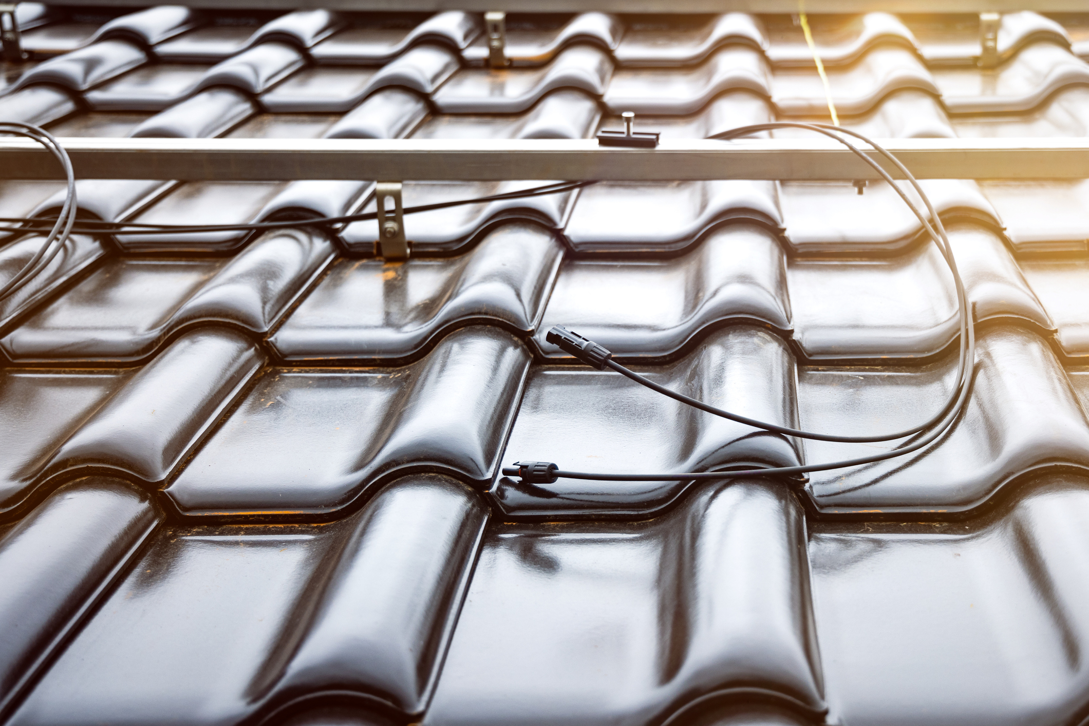 découvrez les tuiles solaires françaises, une solution innovante et esthétique pour produire de l'énergie renouvelable tout en préservant l'architecture de votre maison. optez pour une alternative écologique et performante pour votre toiture.