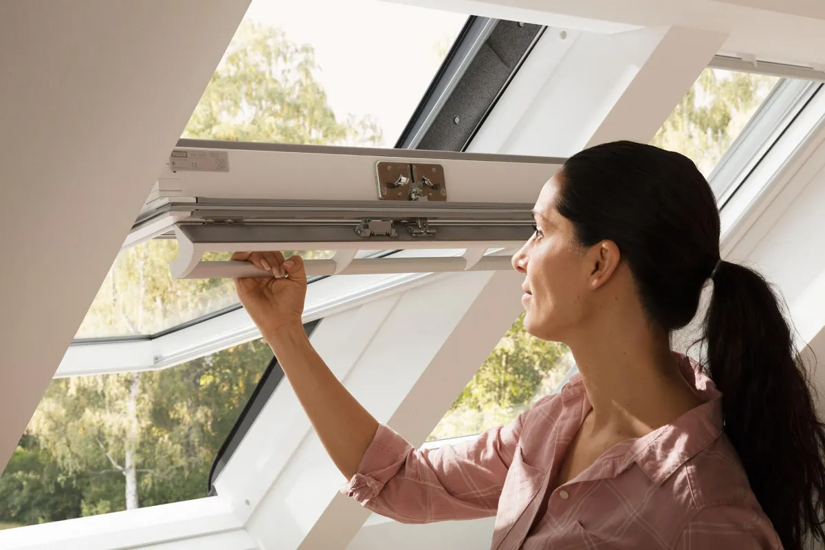 découvrez nos fenêtres de toit velux, alliant qualité, design et performances énergétiques pour illuminer vos espaces. transformez votre intérieur avec des solutions sur mesure qui apportent lumière naturelle et confort.