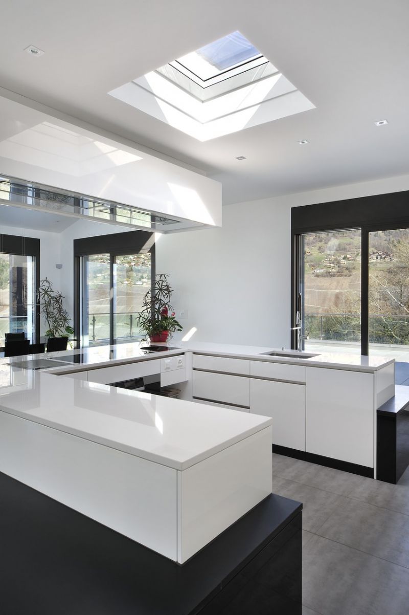 découvrez nos solutions de velux pour toit plat, alliant design moderne et fonctionnalité. profitez d'une lumière naturelle optimale et d'une ventilation améliorée pour vos espaces intérieurs.