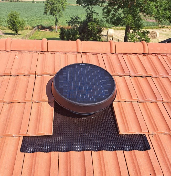 découvrez comment la ventilation sur les toits photovoltaïques améliore l'efficacité énergétique de vos panneaux solaires et prolonge leur durée de vie. optimisez votre installation avec des techniques de ventilation adaptées pour maximiser la production d'énergie.