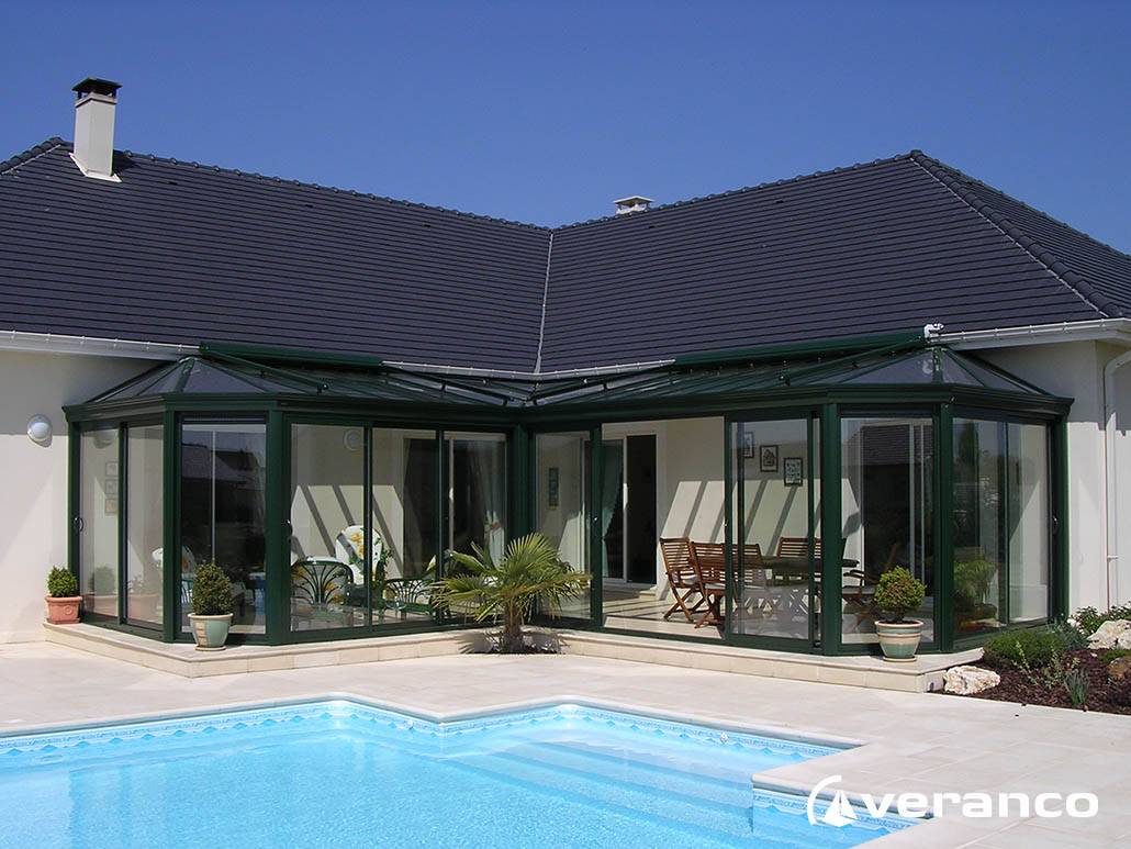 découvrez nos vérandas d'angle, alliant élégance et luminosité pour sublimer votre espace de vie. profitez d'une architecture moderne et d'une conception sur mesure pour créer un lieu idéal de détente et de convivialité.