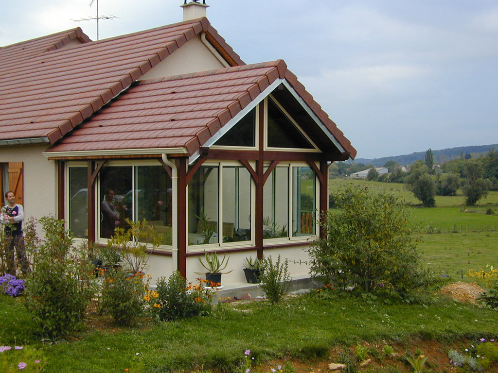 découvrez la véranda toit leroy merlin, une solution élégante pour agrandir votre espace de vie tout en bénéficiant d'une luminosité exceptionnelle. idéale pour profiter de votre jardin tout au long de l'année, cette véranda allie design moderne et matériaux de qualité. transformez votre maison et vivez l'expérience du confort intérieur avec la véranda toit leroy merlin.