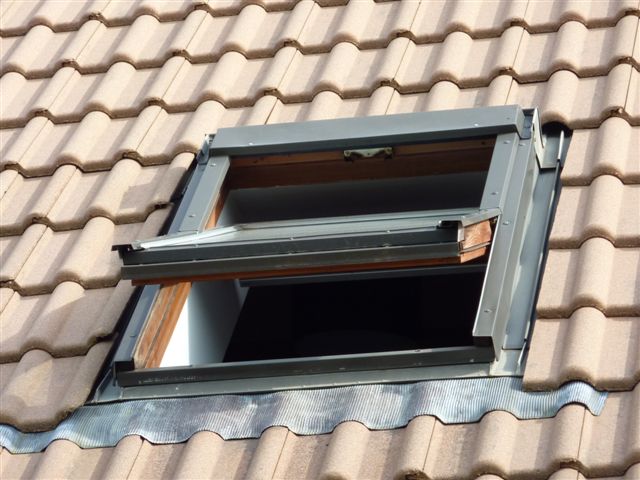 découvrez notre sélection de vieux velux, parfaits pour apporter du charme à votre maison. explorez nos options de restauration et d'entretien pour redonner vie à ces fenêtres emblématiques, tout en améliorant la luminosité et l'esthétique de votre espace.