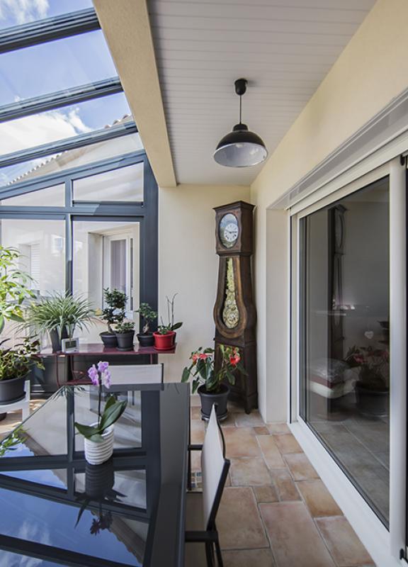 découvrez nos solutions de vitrage pour toit : améliorations esthétiques et performances thermiques, pour un intérieur ensoleillé et moderne. optez pour une vitre de toit qui allie design et efficacité.