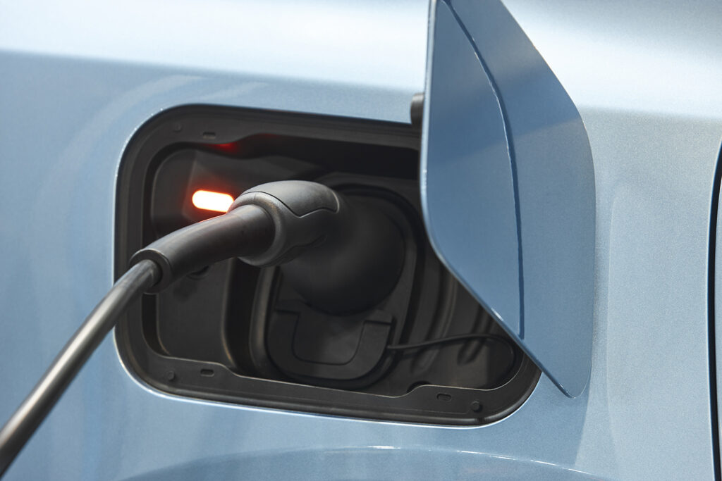 découvrez la voiture solaire durable, une solution innovante et écologique qui allie performance, respect de l'environnement et autonomie. explorez les avantages d'une mobilité durable grâce à l'énergie renouvelable et contribuez à un avenir plus vert.