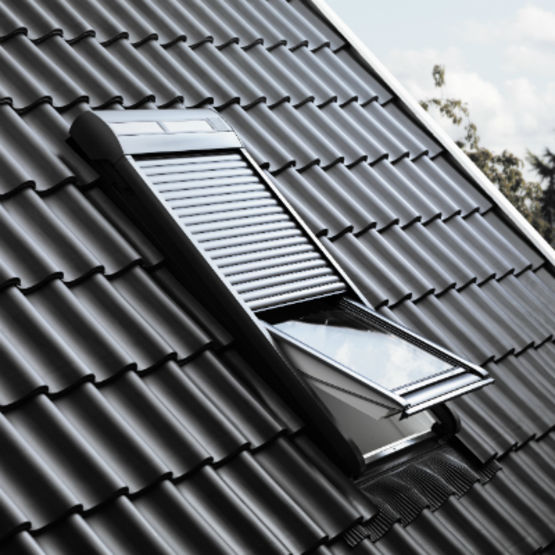 découvrez les avantages des volets roulants pour votre toit. alliant esthétisme et fonctionnalité, ces solutions vous offrent une protection optimale contre les intempéries et une isolation thermique efficace. transformez votre espace de vie en toute simplicité grâce à nos volets roulants sur mesure.