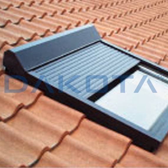 découvrez nos volets roulants adaptés aux toits, alliant esthétisme et performance. protégez votre intérieur des intempéries tout en améliorant l'isolation thermique et acoustique de votre espace. une solution idéale pour allier confort et design.