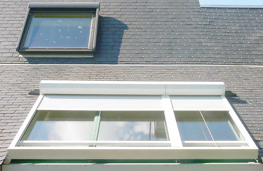 découvrez nos volets de toit de haute qualité, alliant esthétique et fonctionnalité. idéaux pour réguler la lumière naturelle et améliorer l'isolation de votre maison, nos volets sont conçus pour s'adapter à tous les types de toits. améliorez le confort de votre intérieur avec nos solutions sur mesure.