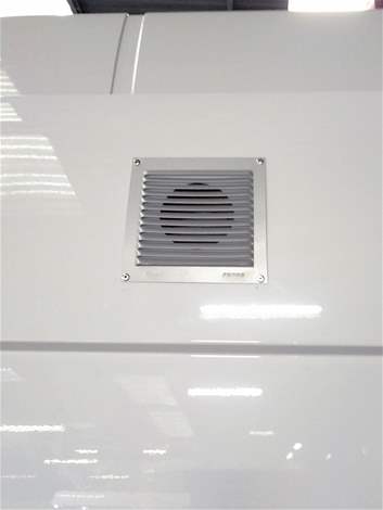 découvrez notre aérateur de toit utilitaire, conçu pour optimiser la ventilation de vos espaces tout en améliorant le confort thermique. idéal pour les bâtiments industriels et commerciaux, cet équipement robuste garantit une circulation d'air efficace et une réduction de l'humidité. profitez d'une solution durable pour maintenir un environnement sain et productif.