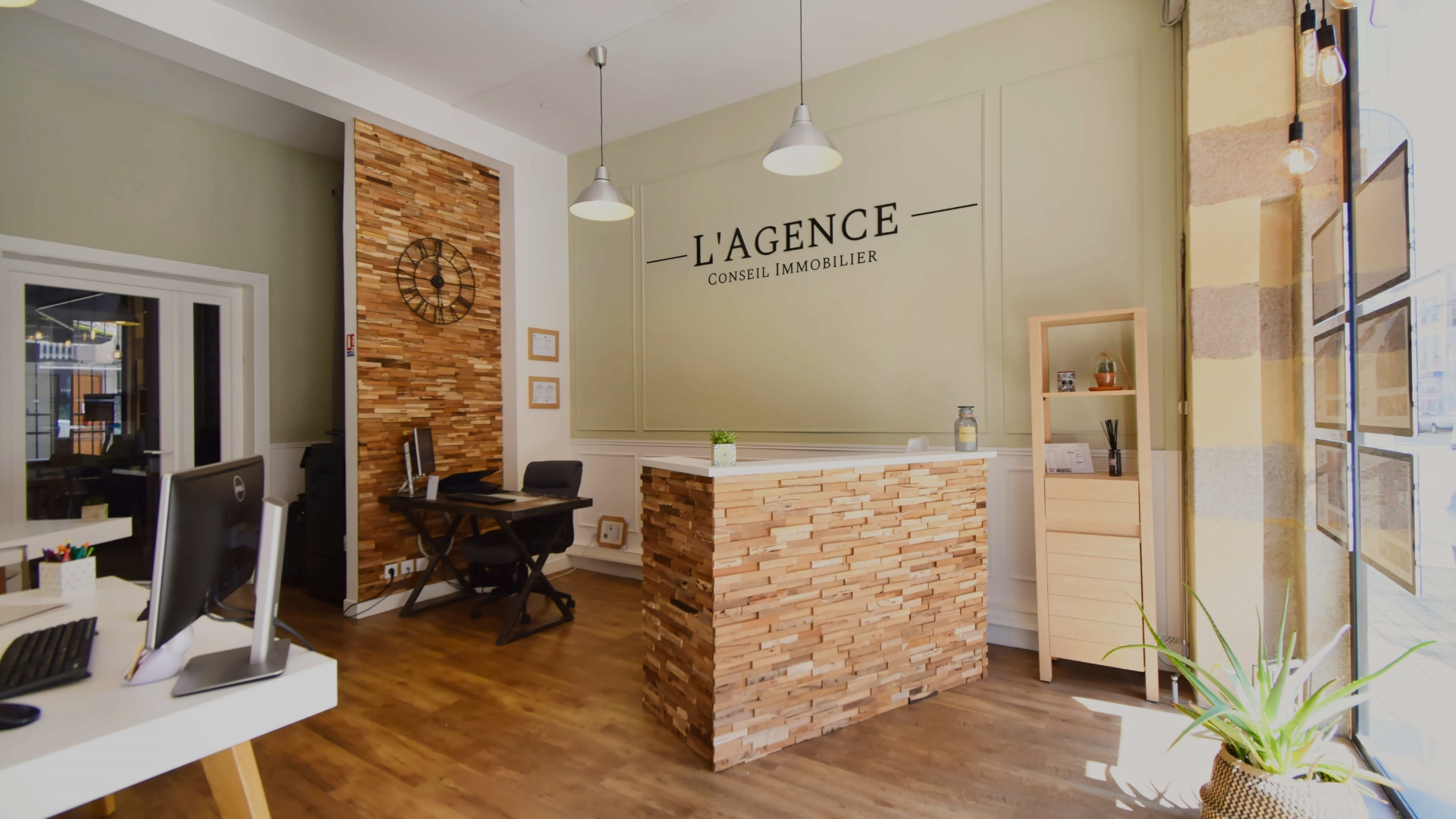 découvrez notre agence spécialisée qui propose des solutions sur mesure pour répondre à tous vos besoins. que ce soit en communication, marketing ou développement digital, nous mettons notre expertise à votre service pour propulser votre projet vers le succès.