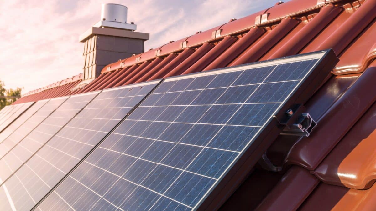 découvrez nos solutions d'assurances adaptées pour protéger votre toit photovoltaïque. bénéficiez d'une couverture complète contre les dommages et optimisez votre investissement grâce à nos offres sur mesure.