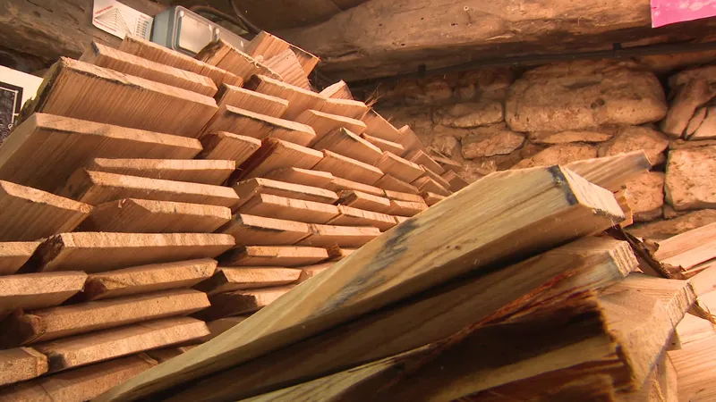 découvrez les multiples avantages du bardeau en bois, un choix esthétique et durable pour vos toitures. apprenez comment cet élément naturel allie protection et élégance, tout en s'intégrant harmonieusement à votre architecture.