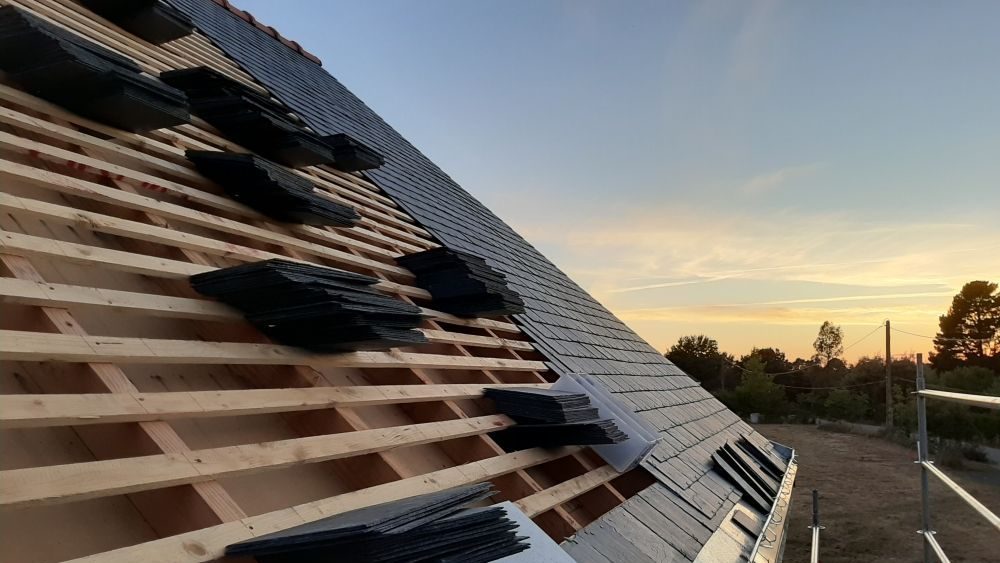 découvrez nos solutions de couverture pour votre habitation, alliant esthétisme et durabilité. protégez votre maison des intempéries avec nos matériaux de qualité, tout en bénéficiant de conseils d'experts pour un choix adapté à vos besoins.