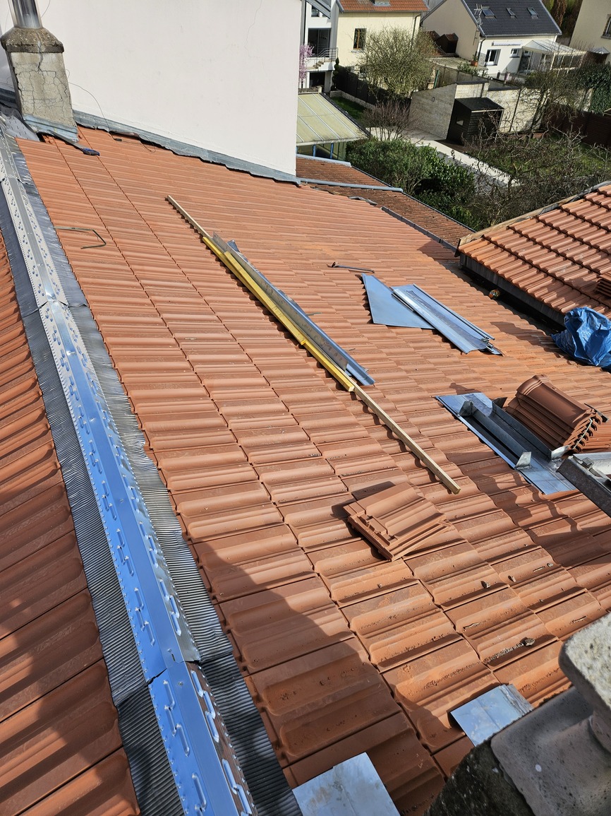 découvrez notre sélection de couvre-toits à nancy, alliant qualité et esthétisme pour protéger votre habitation. profitez d'une installation professionnelle et de conseils adaptés à vos besoins pour un toit durable.