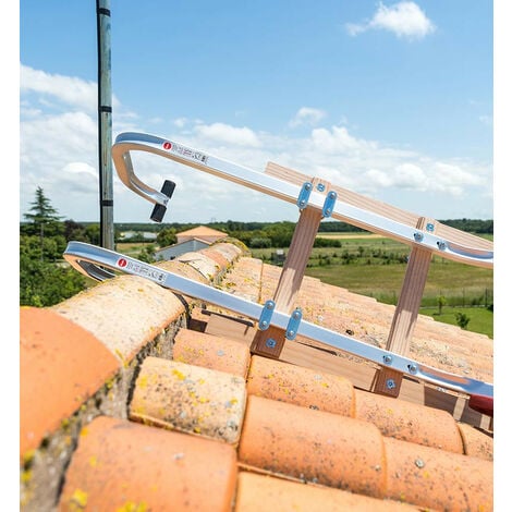 découvrez notre crochet faitage échelle, l'accessoire indispensable pour une fixation sécurisée de vos faîtières. idéal pour les professionnels et les passionnés de bricolage, ce crochet garantit une installation fiable et durable. parfait pour tous vos projets de toiture, il allie qualité et performance.