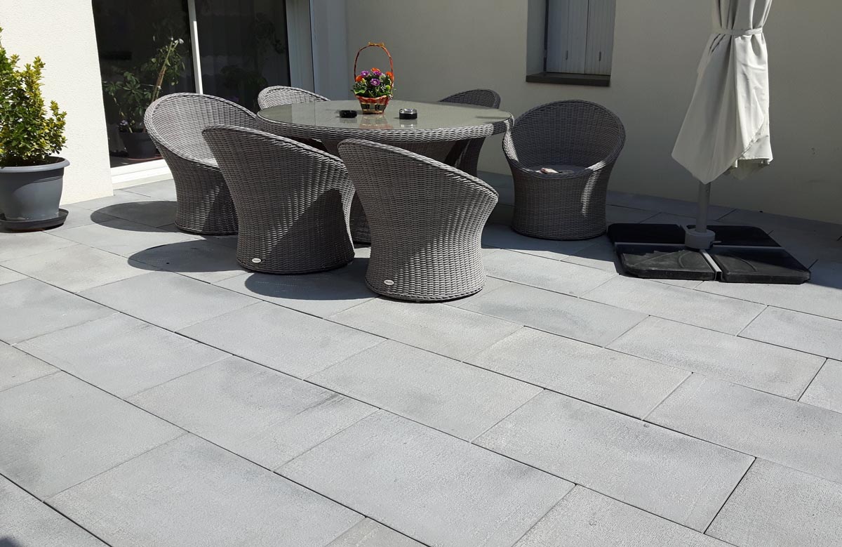 découvrez notre sélection de dalles de terrasse, idéales pour embellir votre espace extérieur. alliez esthétisme et durabilité grâce à nos matériaux de qualité, adaptés à tous les styles et budgets. aménagez votre jardin avec élégance !
