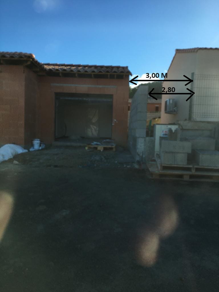 découvrez nos conseils et solutions pour gérer le débord de toit en limite de propriété. optimisez l'esthétique et la fonctionnalité de votre toiture tout en respectant les normes en vigueur.