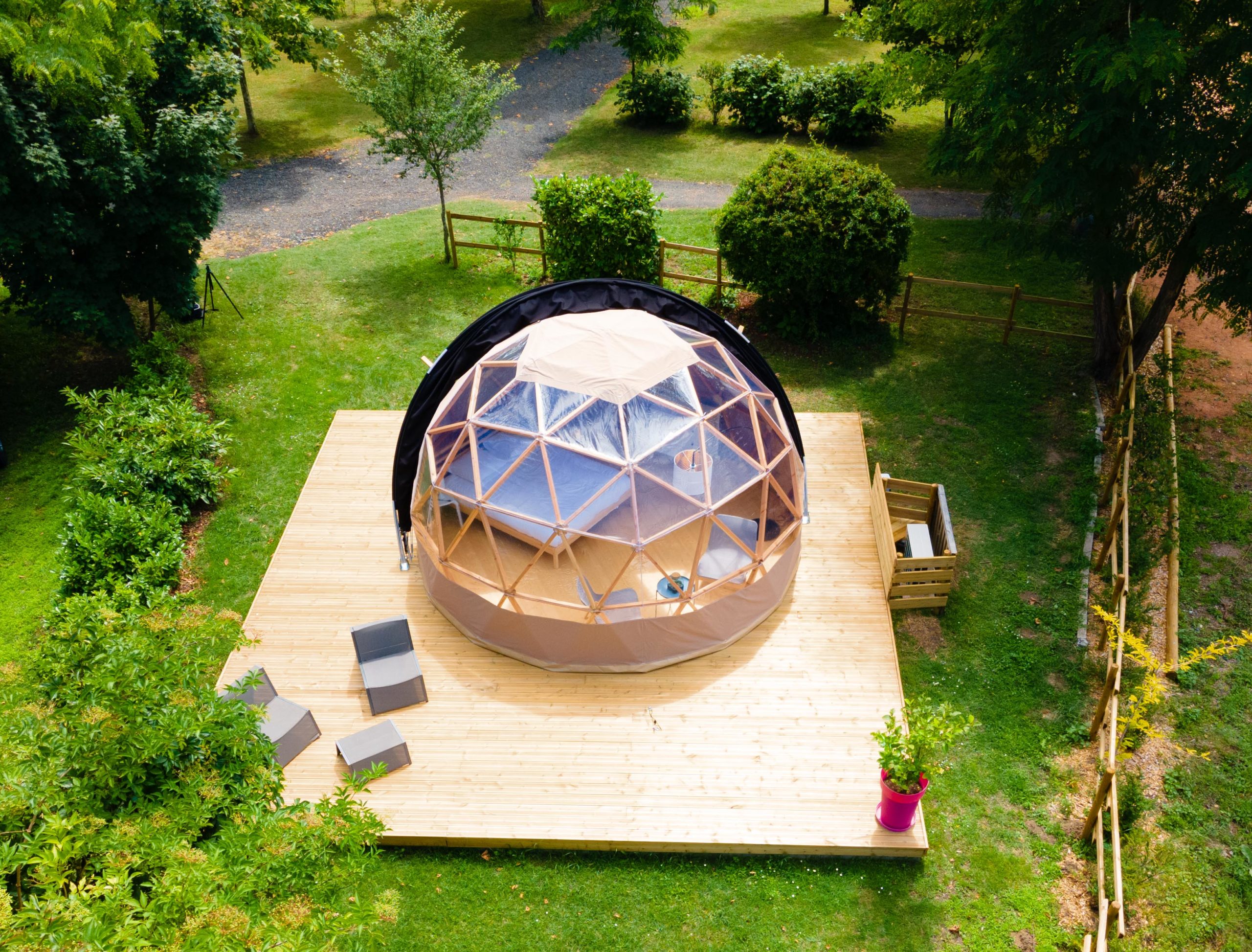 découvrez l'univers fascinant des dômes, des structures architecturales remarquables qui allient esthétisme et ingéniosité. explorez leur histoire, leurs applications modernes et leur impact sur l'architecture contemporaine.