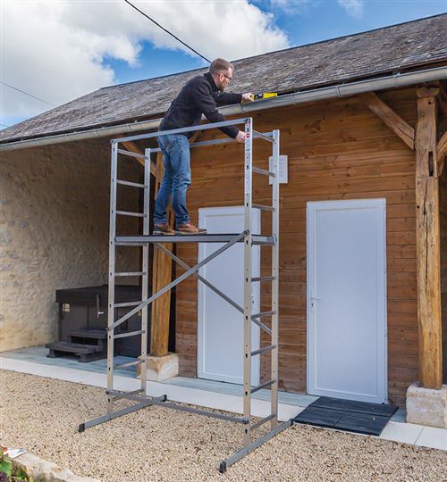 découvrez notre échelle en bois pour toit chez leroy merlin, idéale pour accéder facilement à vos combles et toits. profitez de la qualité et de la robustesse de notre sélection, parfaite pour vos travaux d'aménagement et d'entretien. commandez dès maintenant pour réaliser vos projets en toute sécurité!