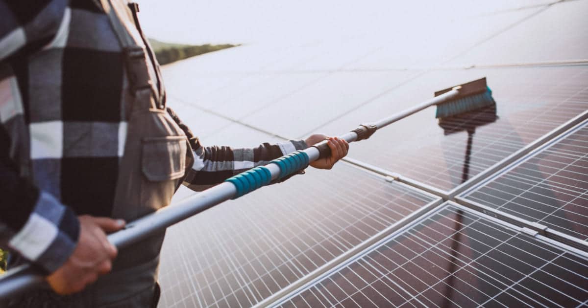 découvrez nos conseils essentiels pour un entretien photovoltaïque efficace afin de maximiser la performance de vos panneaux solaires. apprenez les meilleures pratiques pour prolonger la durée de vie de votre installation et optimiser votre production d'énergie renouvelable.