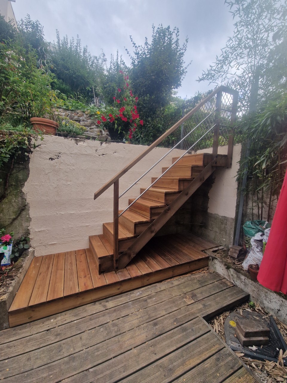 découvrez comment sublimer votre extérieur avec un escalier de terrasse fonctionnel et esthétique. nos conseils et idées pour choisir le bon design et les matériaux adaptés à vos besoins.