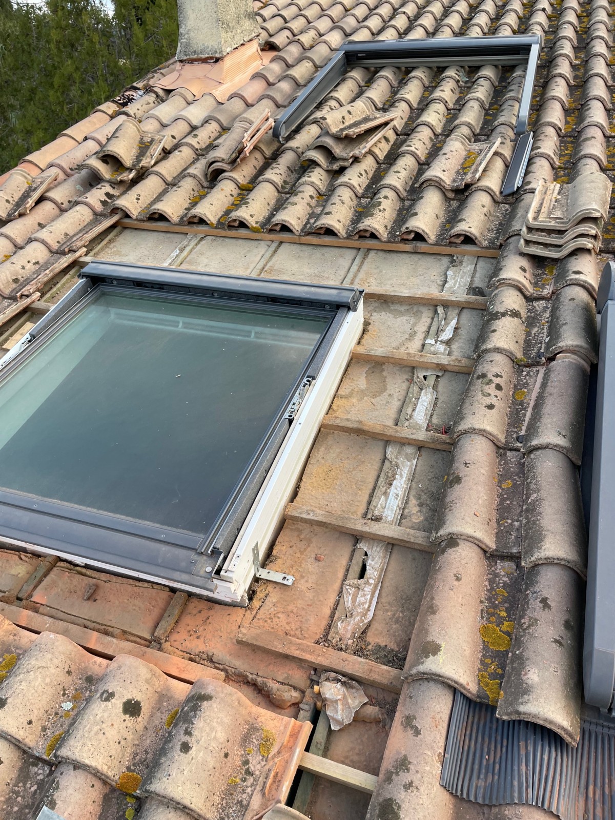 découvrez nos solutions efficaces pour l'étanchéité des fenêtres de toit. protégez votre maison des infiltrations d'eau et améliorez votre confort intérieur grâce à nos produits de qualité. informations détaillées et conseils d'experts à votre disposition.