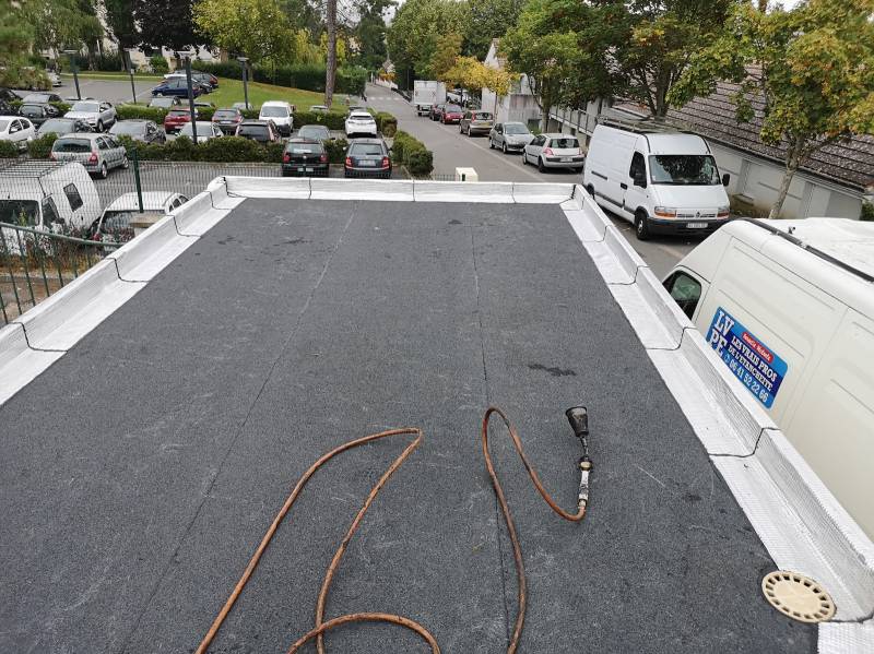 découvrez nos solutions d'étanchéité pour toiture, garantissant une protection optimale contre les infiltrations d'eau et les intempéries. prolongez la durée de vie de votre toit avec nos services professionnels et conseils d'experts.