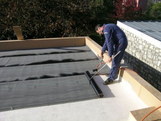 découvrez nos solutions d'étanchéité pour toits en bois, assurant une protection durable contre les intempéries. nos matériaux de haute qualité garantissent une isolation efficace et préservent l'esthétique naturelle de votre toiture. optimisez la longévité de votre structure avec nos conseils d'experts.