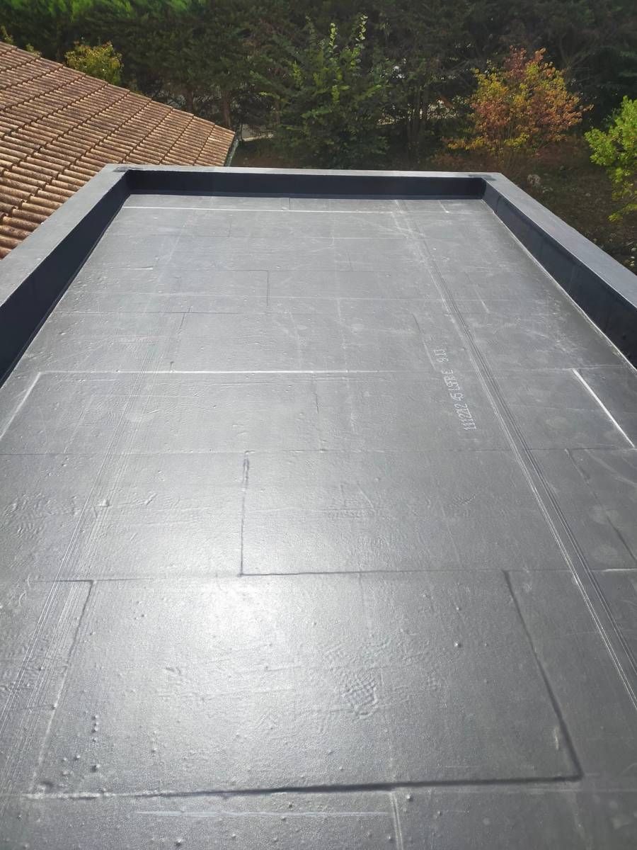 découvrez nos solutions d'étanchéité pour toiture terrasse, garantissant une protection optimale contre les intempéries. alliez durabilité et esthétisme pour un espace extérieur sécurisé et agréable.