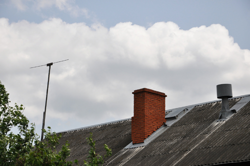 découvrez nos solutions efficaces pour l'évacuation des toitures. assurez la sécurité de votre maison en optimisant l'évacuation des eaux pluviales et en prévenant les dommages liés à l'humidité. contactez-nous pour un service professionnel adapté à vos besoins.