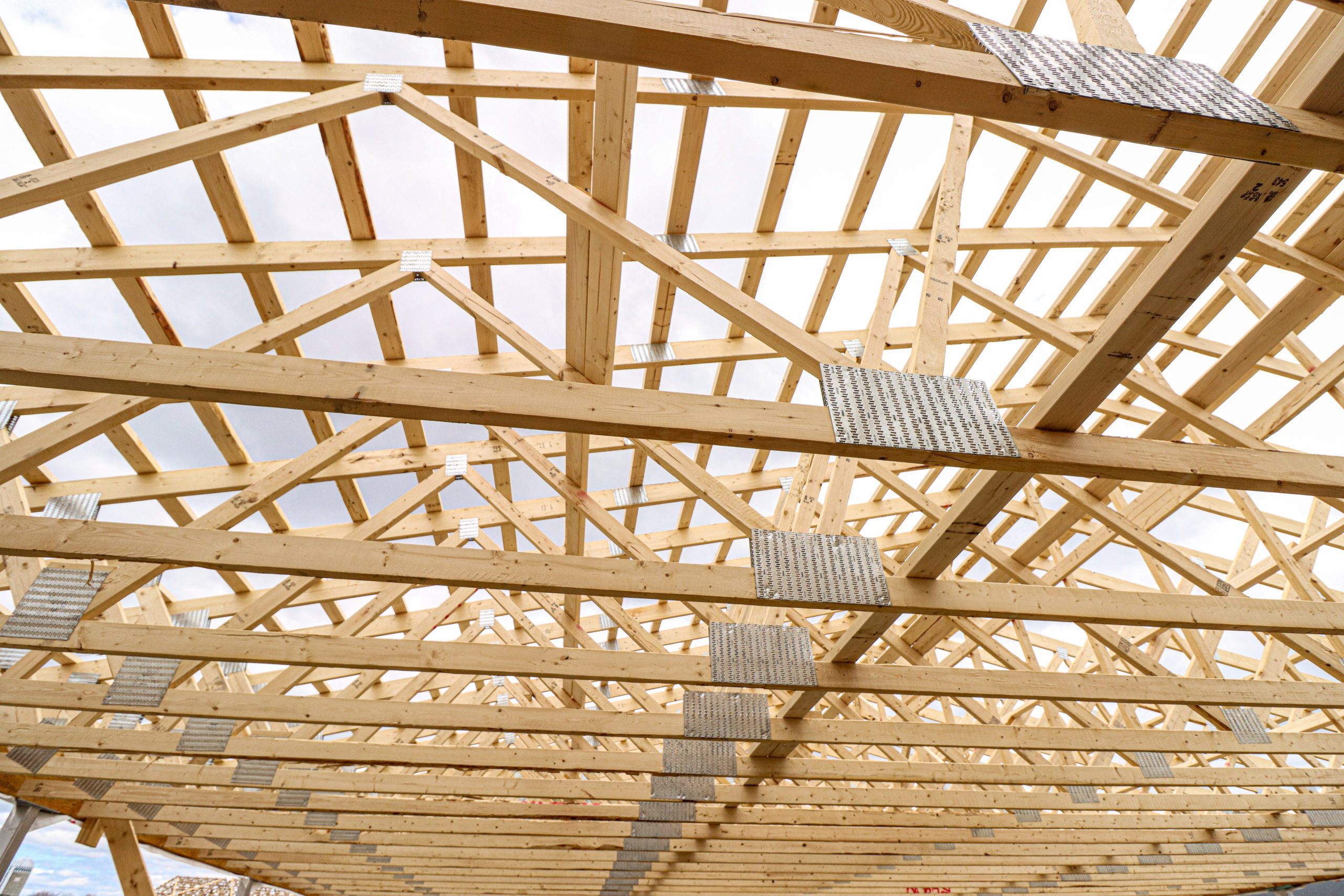 découvrez notre charmante fermette à toit plat, alliant modernité et authenticité. nichée dans un écrin de verdure, cette propriété unique offre un espace de vie chaleureux et lumineux, idéal pour les amoureux de la nature. explorez le confort et le style d'une fermette contemporaine.