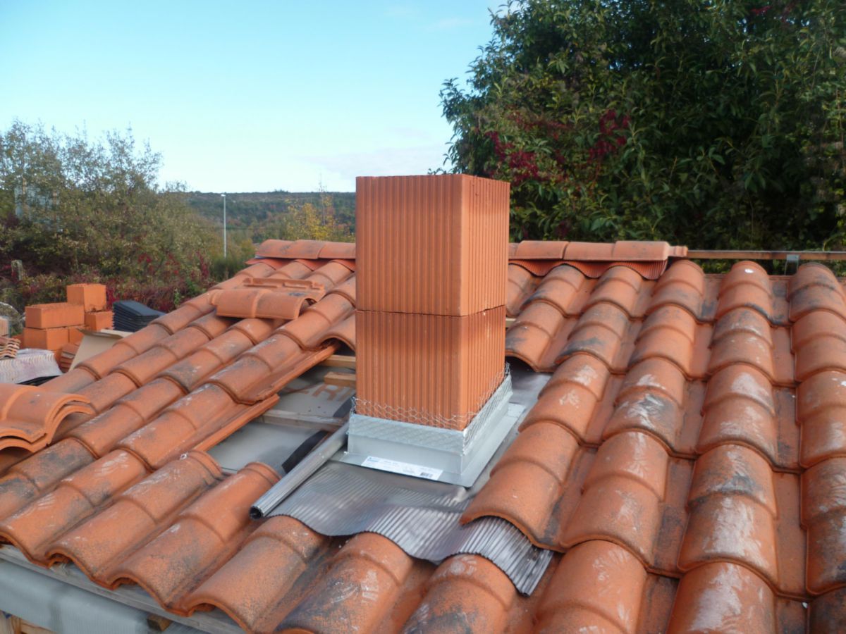 découvrez nos solutions efficaces pour la fermeture de cheminées de toit. protégez votre maison des intempéries et améliorez votre isolation avec nos options de qualité. contactez-nous pour un devis personnalisé.