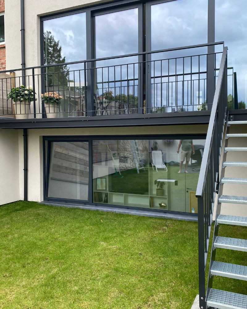 découvrez notre sélection de garde-corps pour terrasse, alliant sécurité et esthétisme. idéaux pour embellir votre extérieur tout en protégeant vos proches, nos modèles sont variés et adaptés à tous les styles.