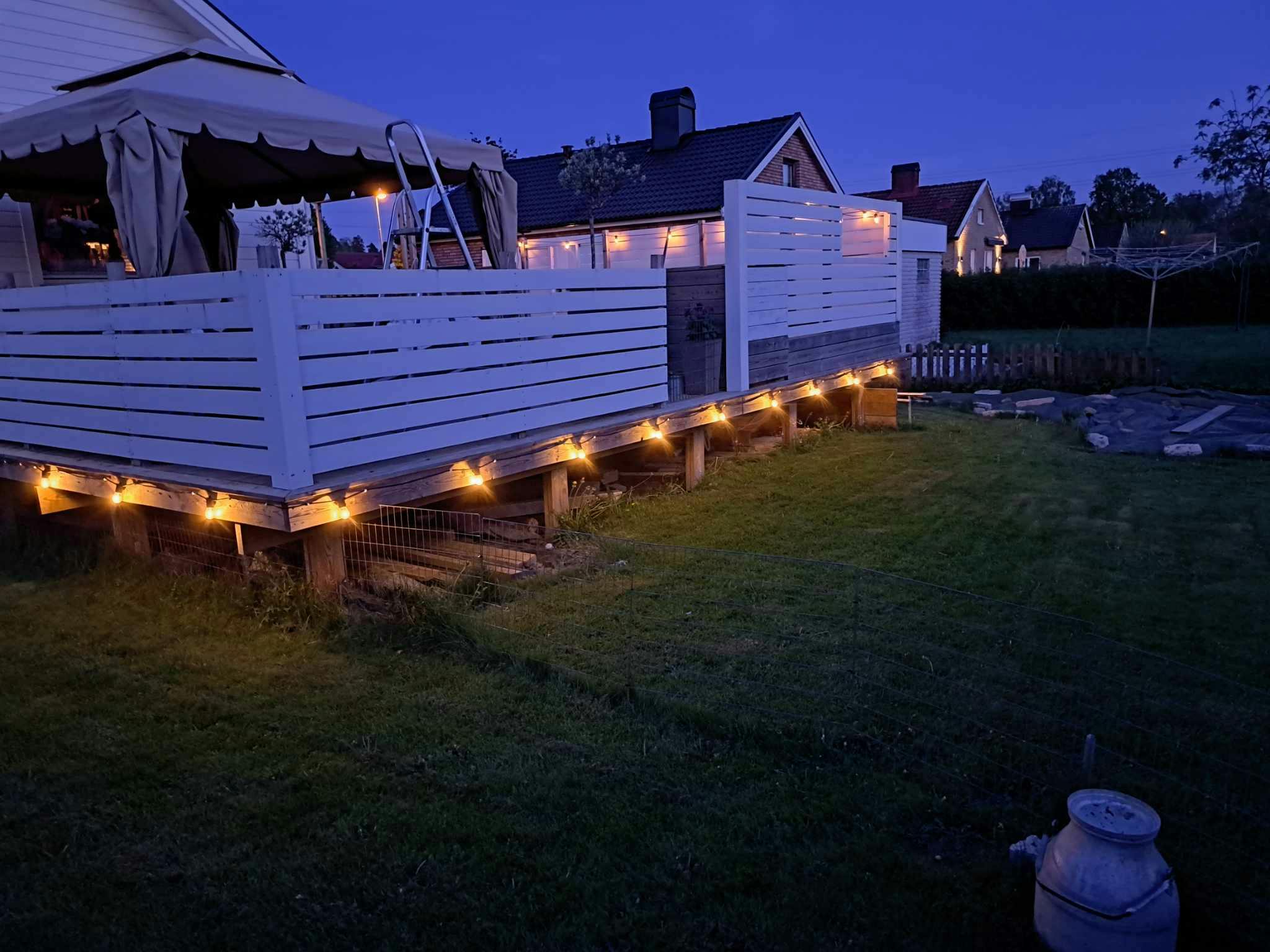 illuminez votre extérieur avec nos guirlandes led pour toit. parfaites pour les fêtes ou pour créer une ambiance chaleureuse, ces guirlandes sont faciles à installer et résistantes aux intempéries.
