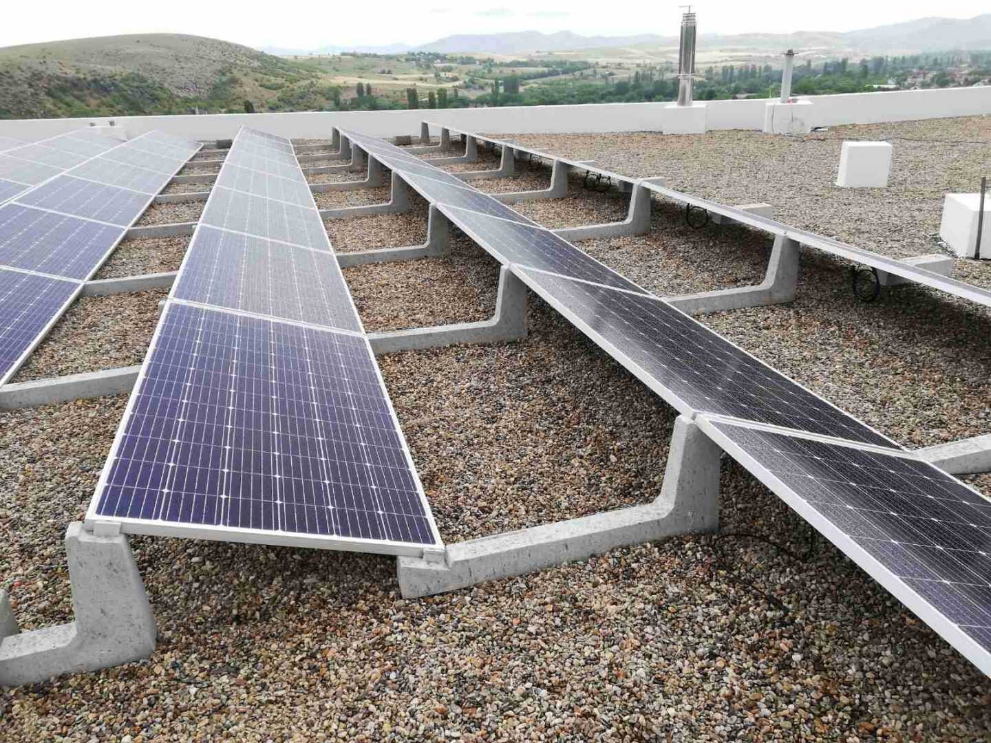 découvrez nos services d'installation de panneaux solaires sur toiture pour maximiser votre production d'énergie et réduire vos factures. faites un geste pour l'environnement tout en augmentant la valeur de votre bien immobilier.