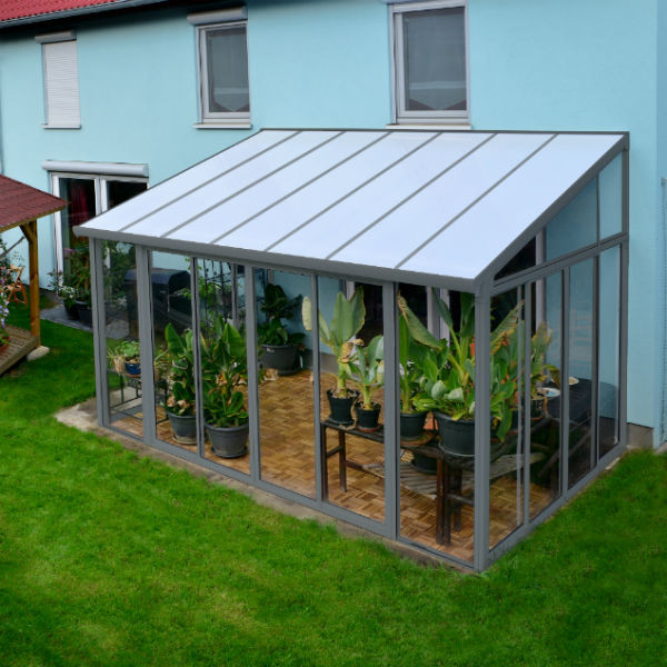découvrez notre kit veranda qui transforme votre espace extérieur en un véritable havre de paix. facile à installer, notre solution clé en main vous permet de profiter de la lumière et de la nature tout en ajoutant une touche d'élégance à votre maison. idéal pour créer un coin de détente ou un espace de vie supplémentaire.