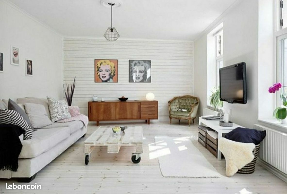 découvrez notre sélection de lambris en bois et en pvc, idéals pour habiller vos murs et plafonds avec style. transformez vos espaces avec des designs modernes et classiques qui allient esthétique et fonctionnalité.