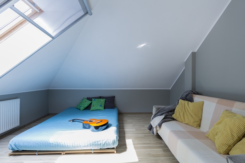 découvrez le lit sous pente, une solution astucieuse pour optimiser l'espace de votre chambre tout en ajoutant une touche de charme. profitez d'un confort inégalé et d'un design pratique qui s'adapte parfaitement aux angles perdus.