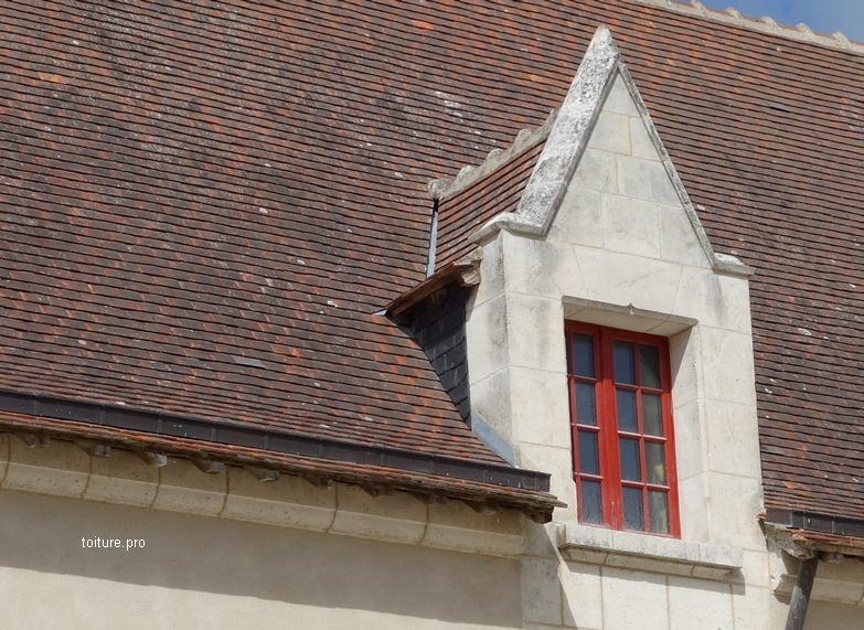 découvrez tout sur la lucarne, un élément architectural essentiel qui apporte lumière et charme à vos espaces. apprenez ses différents types, styles et avantages pour embellir votre maison.