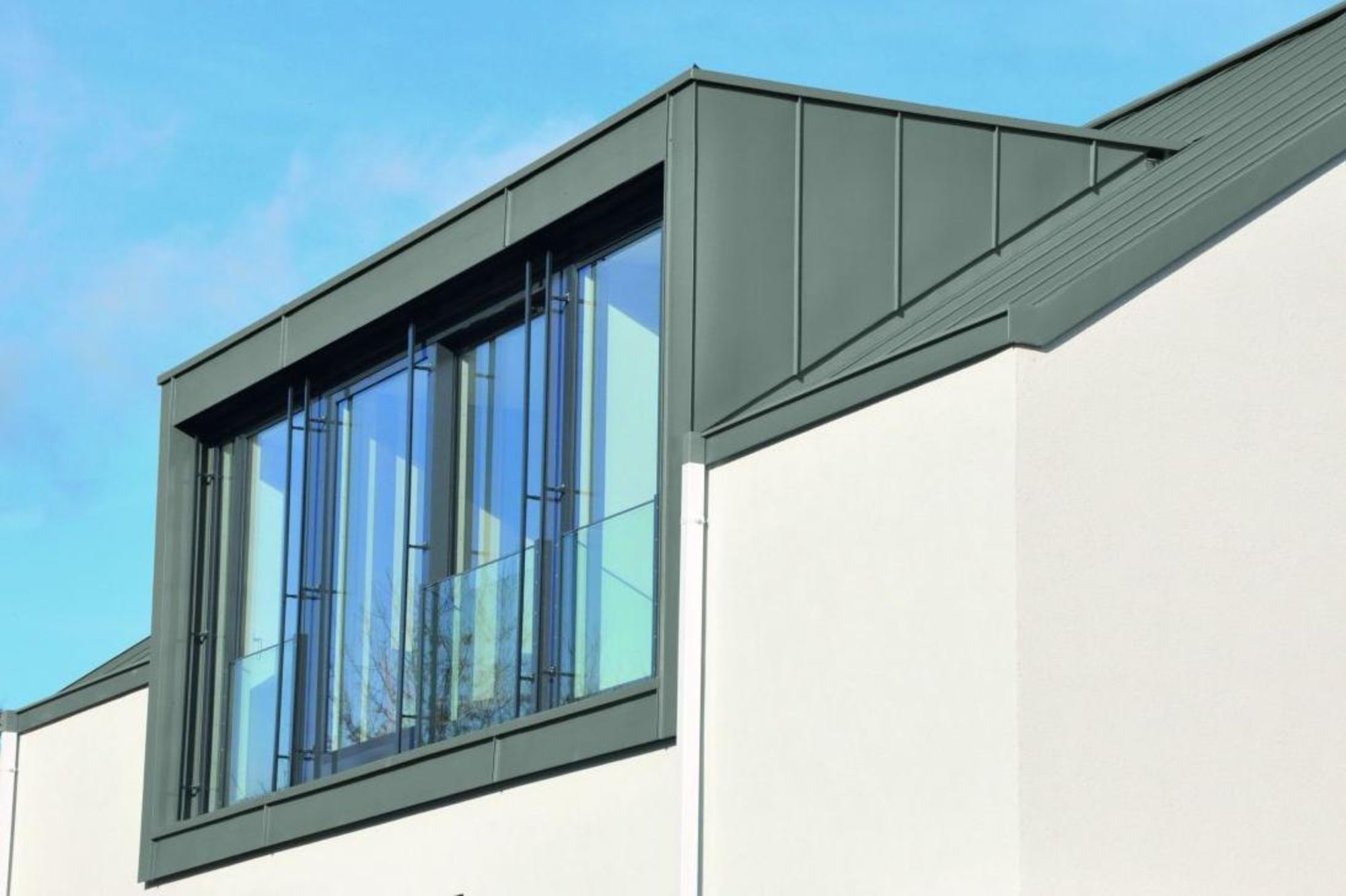 découvrez tout sur les lucarnes : styles, matériaux, et avantages d'intégrer cet élément architectural à votre maison. apportez lumière et charme à vos espaces grâce à ces ouvertures élégantes.